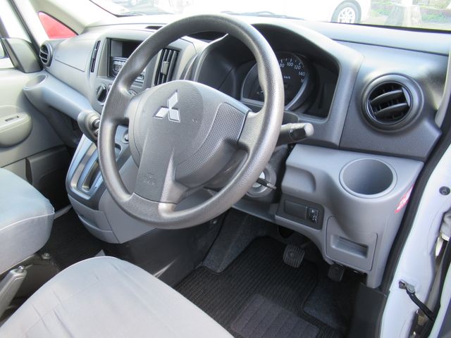 Mitsubishi DELICA VAN 2017-09 16874-2