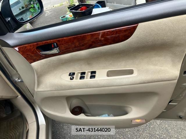 Toyota IPSUM 2003-03 355106-10
