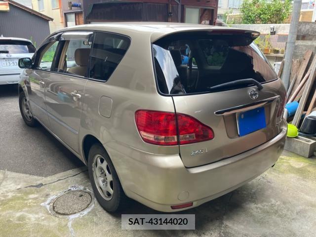 Toyota IPSUM 2003-03 355106-1
