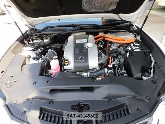 Lexus RC 2018-01 300062-11