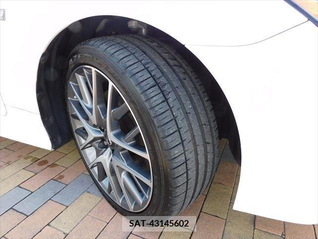 Lexus RC 2018-01 300062-10