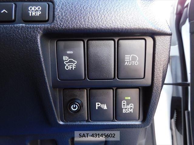Lexus RC 2018-01 300062-26