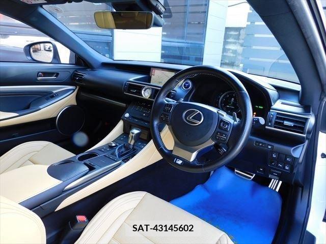 Lexus RC 2018-01 300062-13