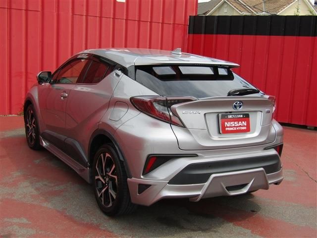 Toyota C-HR 2017-06 5242-1
