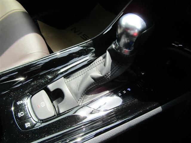 Toyota C-HR 2017-06 5242-13