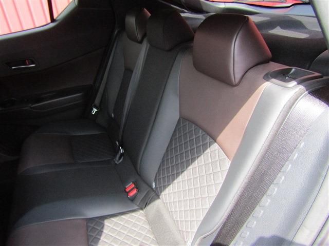 Toyota C-HR 2017-06 5242-6