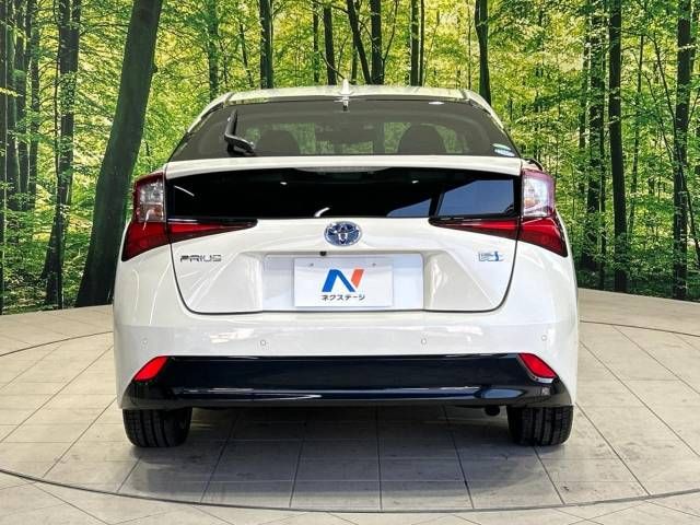 Toyota PRIUS 2019-02 187996-15