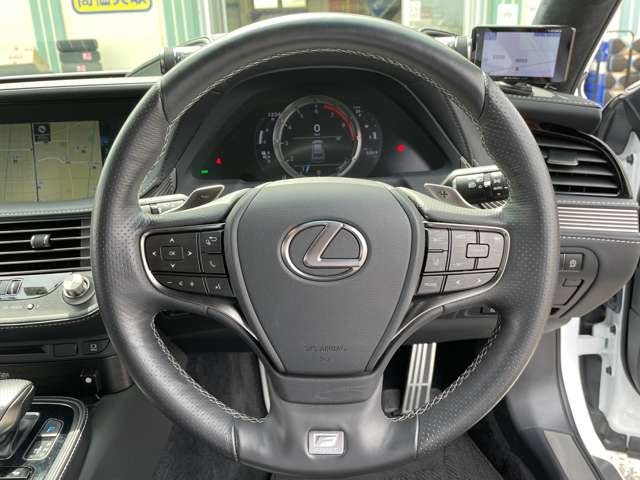 Lexus LS 2018-02 3112-9