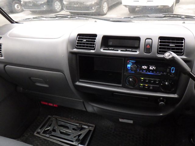 Mazda BONGO TRUCK 2017-11 196146-16