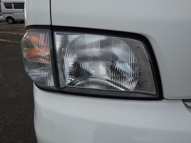 Mazda BONGO TRUCK 2017-11 196146-22