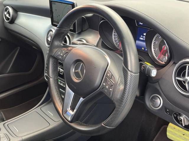 Mercedes Benz GLA-CLASS 2015-06 192197-7