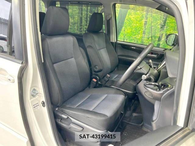 Toyota NOAH 2014-03 228831-7