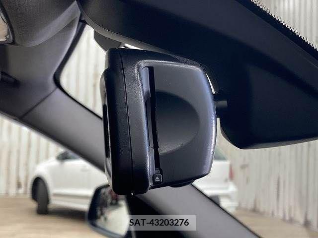 Toyota NOAH 2011-12 223584-7