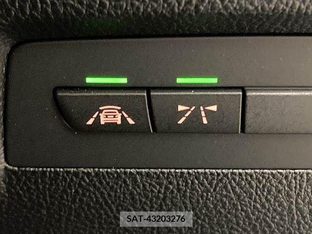 Toyota NOAH 2011-12 223584-5