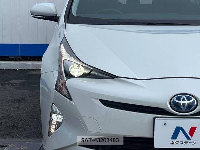 Toyota PRIUS 2016-02 322283-11