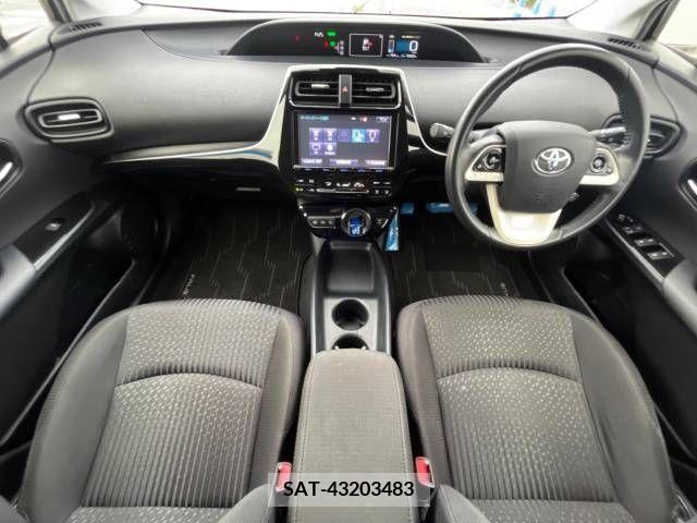 Toyota PRIUS 2016-02 322283-1