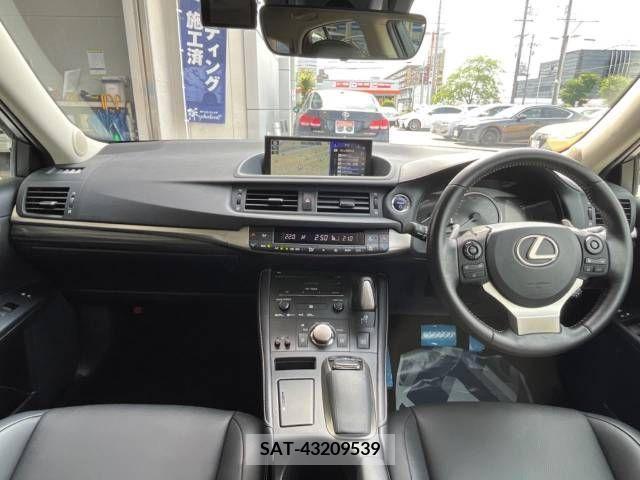 Lexus CT 2018-03 322668-1
