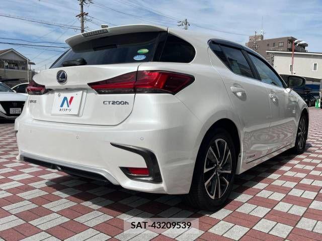 Lexus CT 2018-03 322668-17