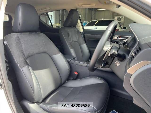 Lexus CT 2018-03 322668-10