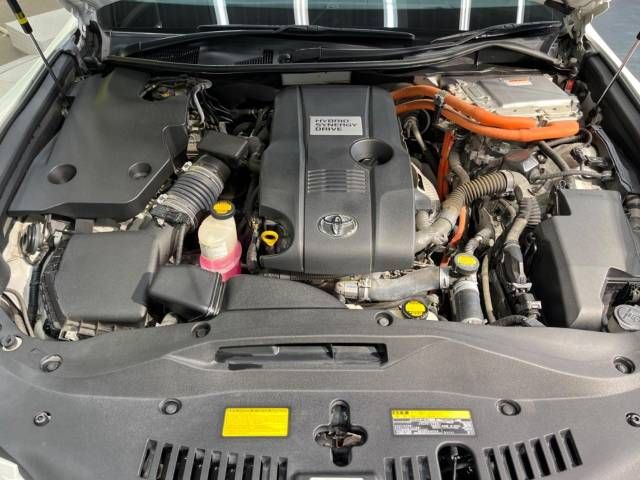 Toyota CROWN SEDAN 2014-01 190618-19