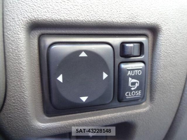 Nissan MARCH 2010-12 207899-24