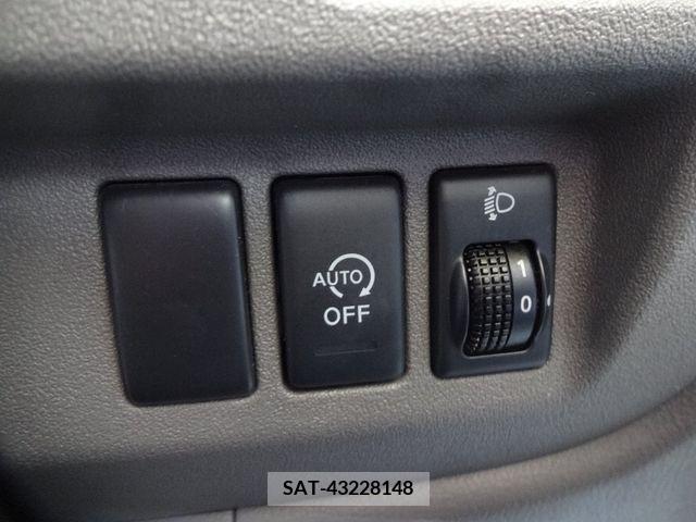 Nissan MARCH 2010-12 207899-25