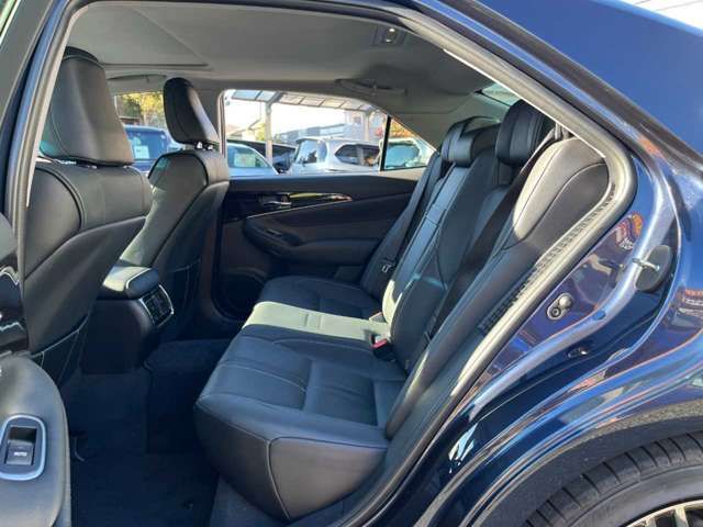 Toyota CROWN SEDAN 2017-11 193627-14