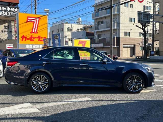 Toyota CROWN SEDAN 2017-11 193627-3