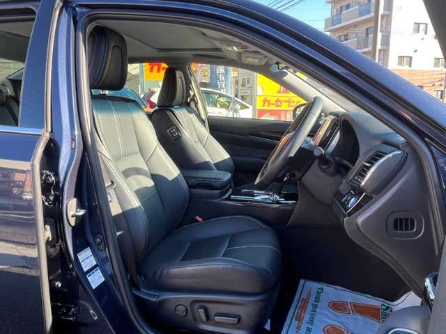Toyota CROWN SEDAN 2017-11 193627-9