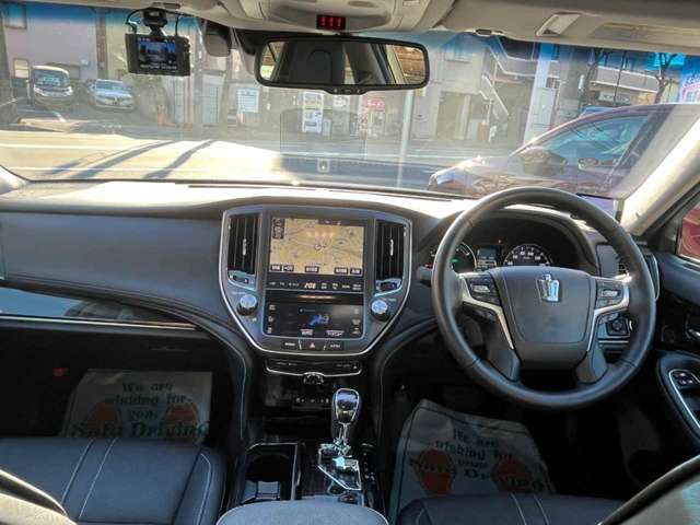 Toyota CROWN SEDAN 2017-11 193627-8