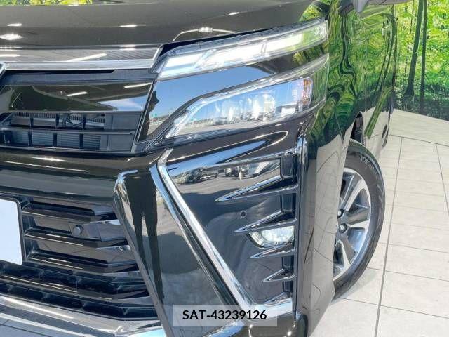 Toyota VOXY 2019-03 370459-13