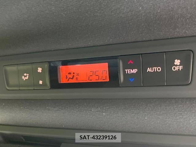 Toyota VOXY 2019-03 370459-7