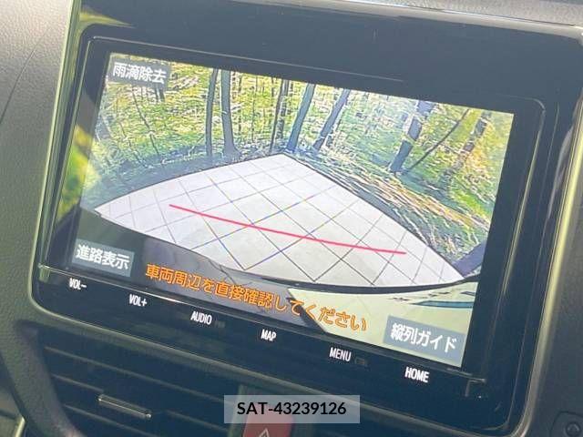 Toyota VOXY 2019-03 370459-5