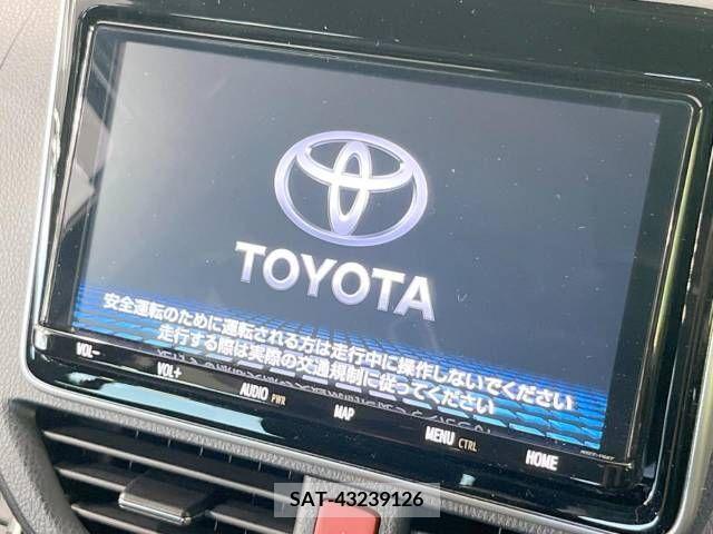 Toyota VOXY 2019-03 370459-4