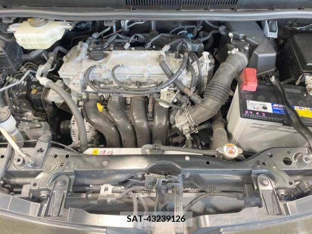 Toyota VOXY 2019-03 370459-18