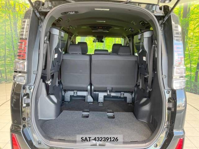 Toyota VOXY 2019-03 370459-11