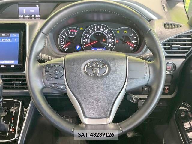 Toyota VOXY 2019-03 370459-12
