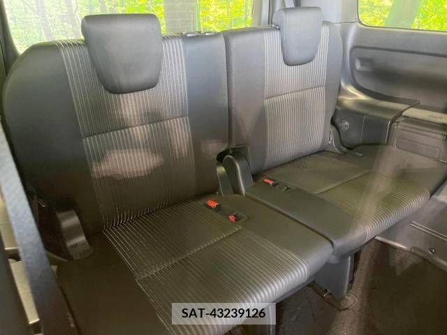 Toyota VOXY 2019-03 370459-10