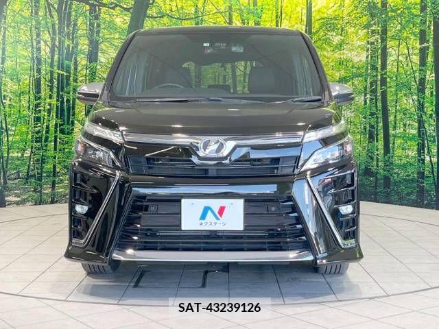 Toyota VOXY 2019-03 370459-15