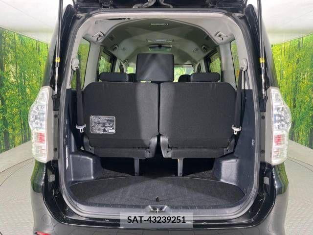 Toyota VOXY 2012-01 347908-11