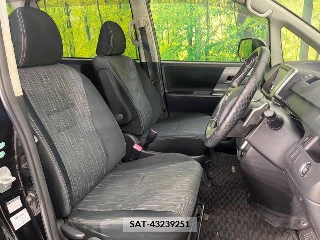 Toyota VOXY 2012-01 347908-8