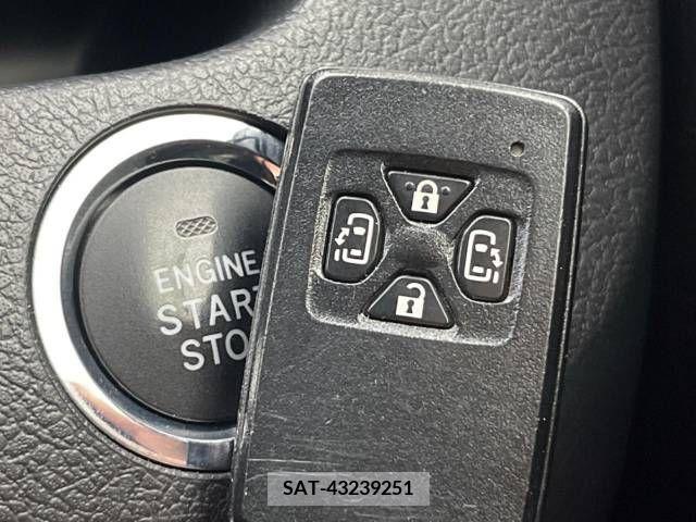 Toyota VOXY 2012-01 347908-7