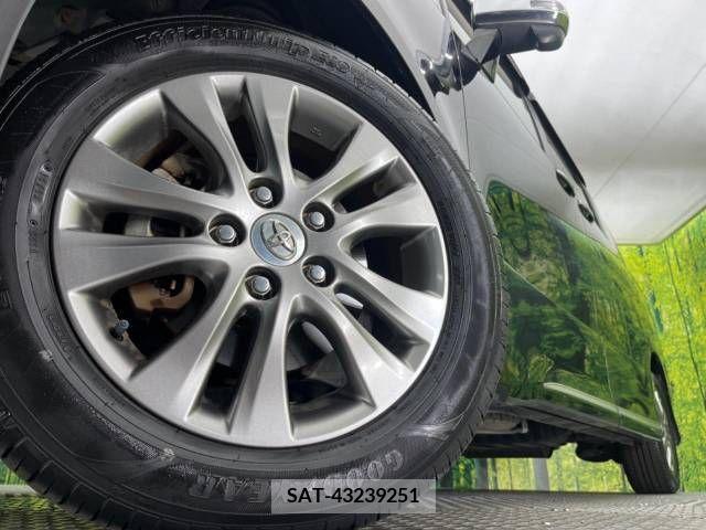 Toyota VOXY 2012-01 347908-14