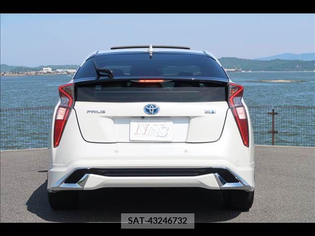 Toyota PRIUS 2016-07 282246-4