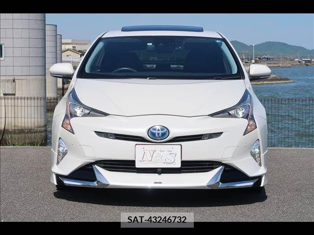 Toyota PRIUS 2016-07 282246-1