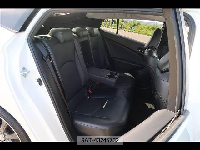 Toyota PRIUS 2016-07 282246-14