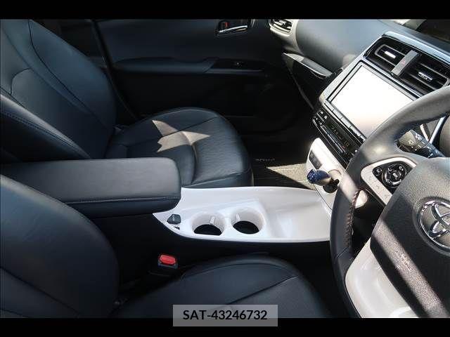 Toyota PRIUS 2016-07 282246-11