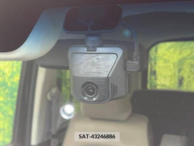 Honda N BOX 2021-06 338825-6