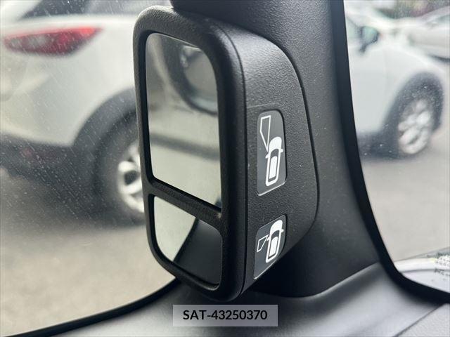 Honda N BOX CUSTOM 2018-01 279936-7