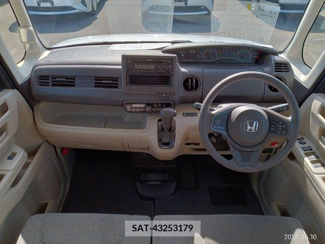 Honda N BOX 2019-05 278418-3